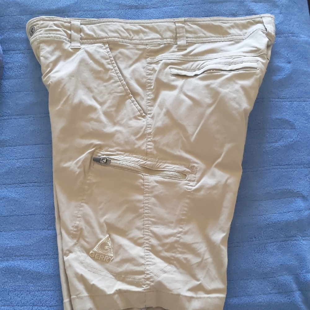 3 Pairs Gerry Men's Beige/Blue/Charcoal Size 34 Waist Like New Cargo Shorts